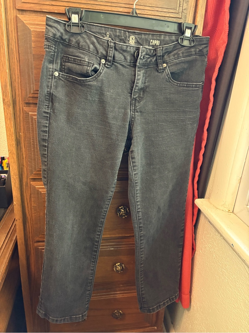 SO Women's Junior's Denim Capris - Washed Black